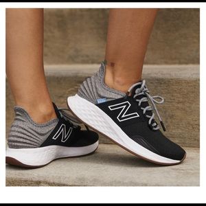 New Balance FRESH FOAM ROAV RUNNING SHOE